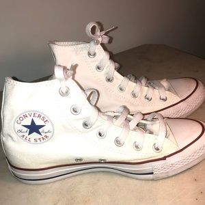 White high top Chuck Taylor high top Converse women 7 mens 5 shoes